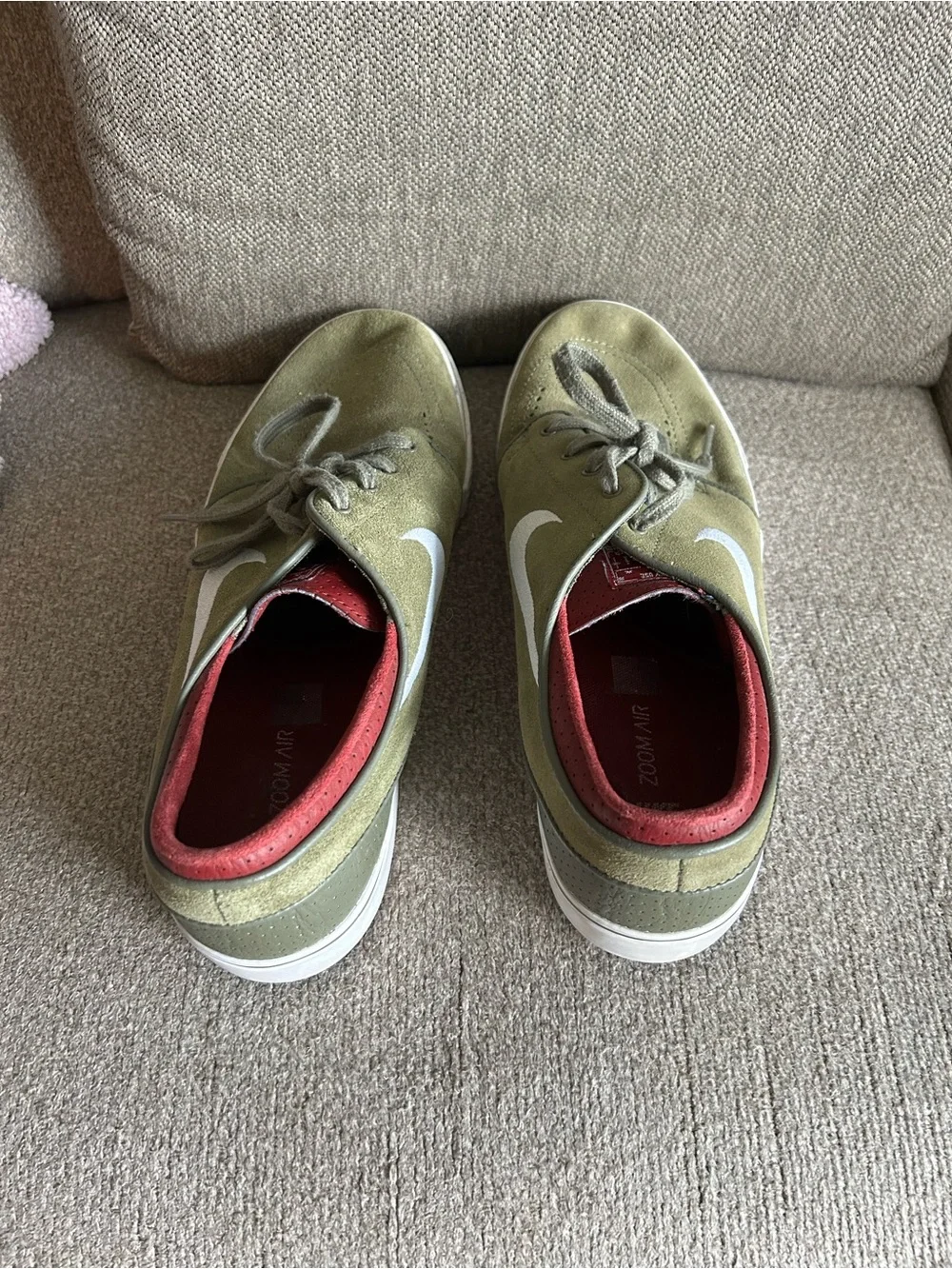 Nike Men’s SB Stefan Janoski Medium Olive/White Team Red Shoe 333824-216 Size 13